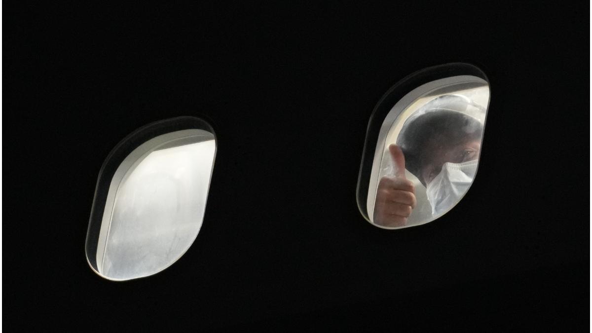 talibani escorta americani aeroport kabul