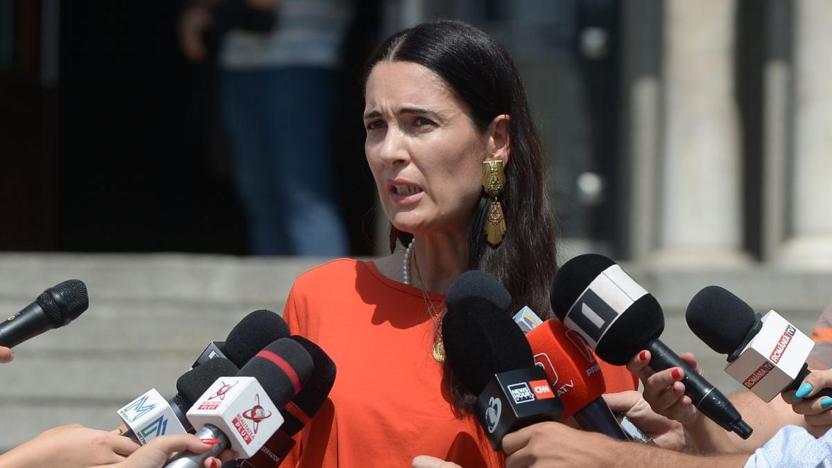 clotilde armand problema klaus iohannis