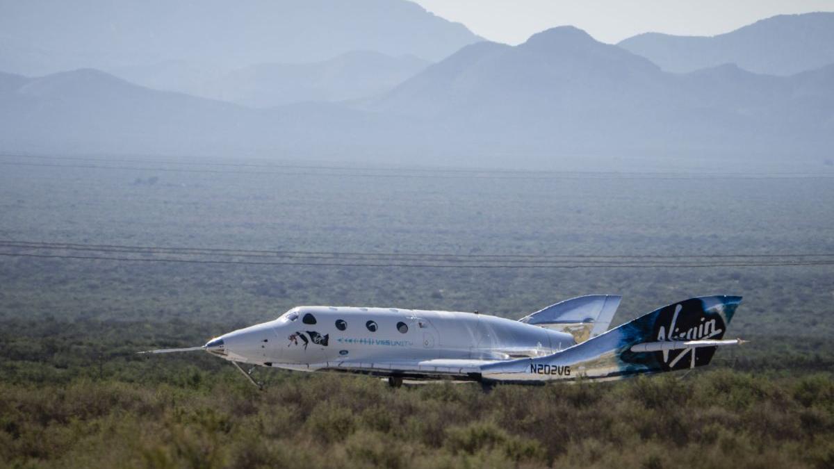 richard branson nicholas schmidle virgin galactic faa investigatie deviere traiectorie new yorker