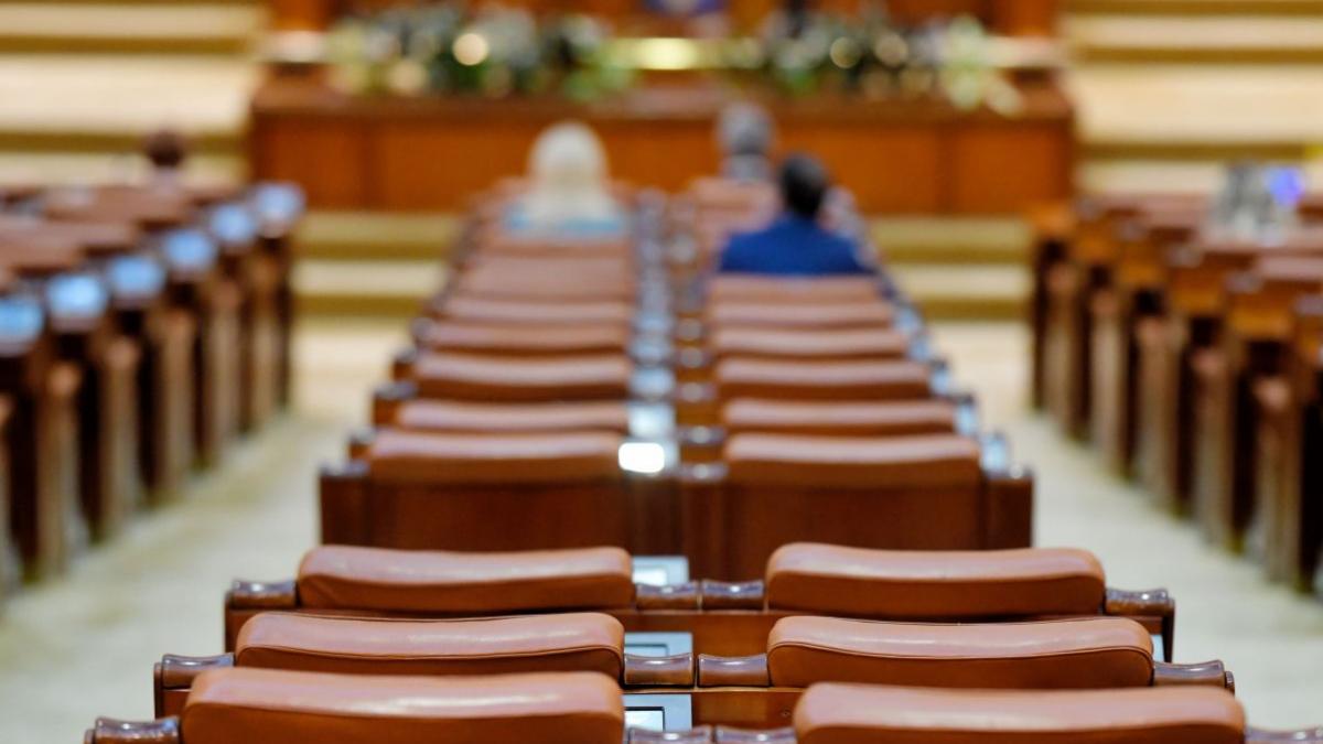 sedinta din parlament amanata din cauza lipsei de cvorum
