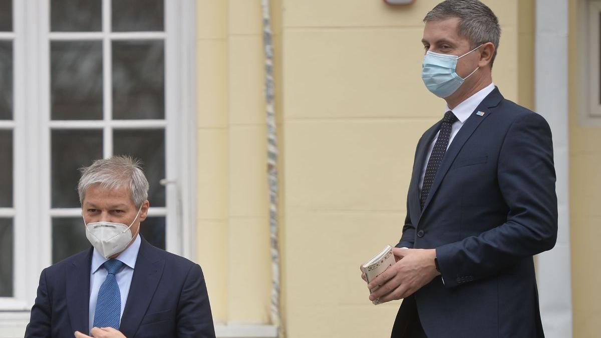 usr plus aur motiune cenzura senat