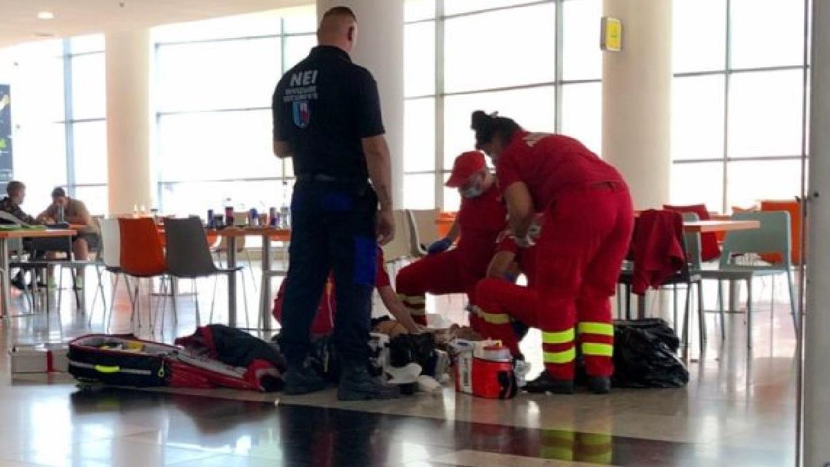 panica la un mall din botosani un pesionar a murit dupa ce s a inecat cu mancare