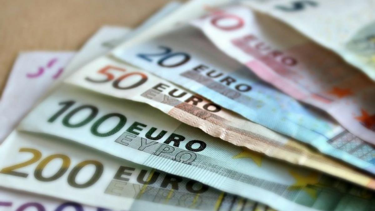 euro cota istorica criza politica