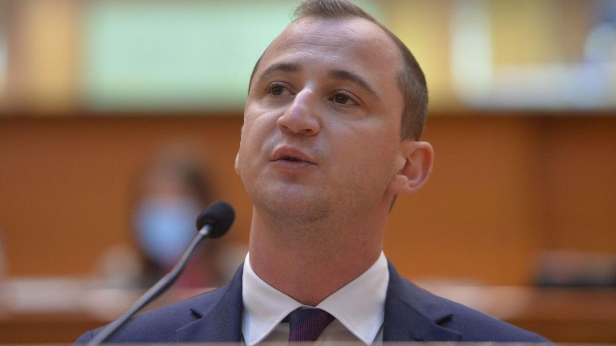 alfred simonis guvern minoritar psd pnl