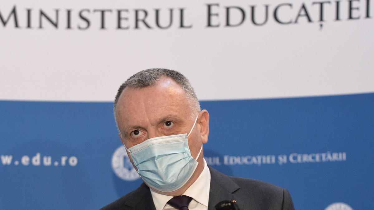 elevi 12 localitati romania merge luni scoala