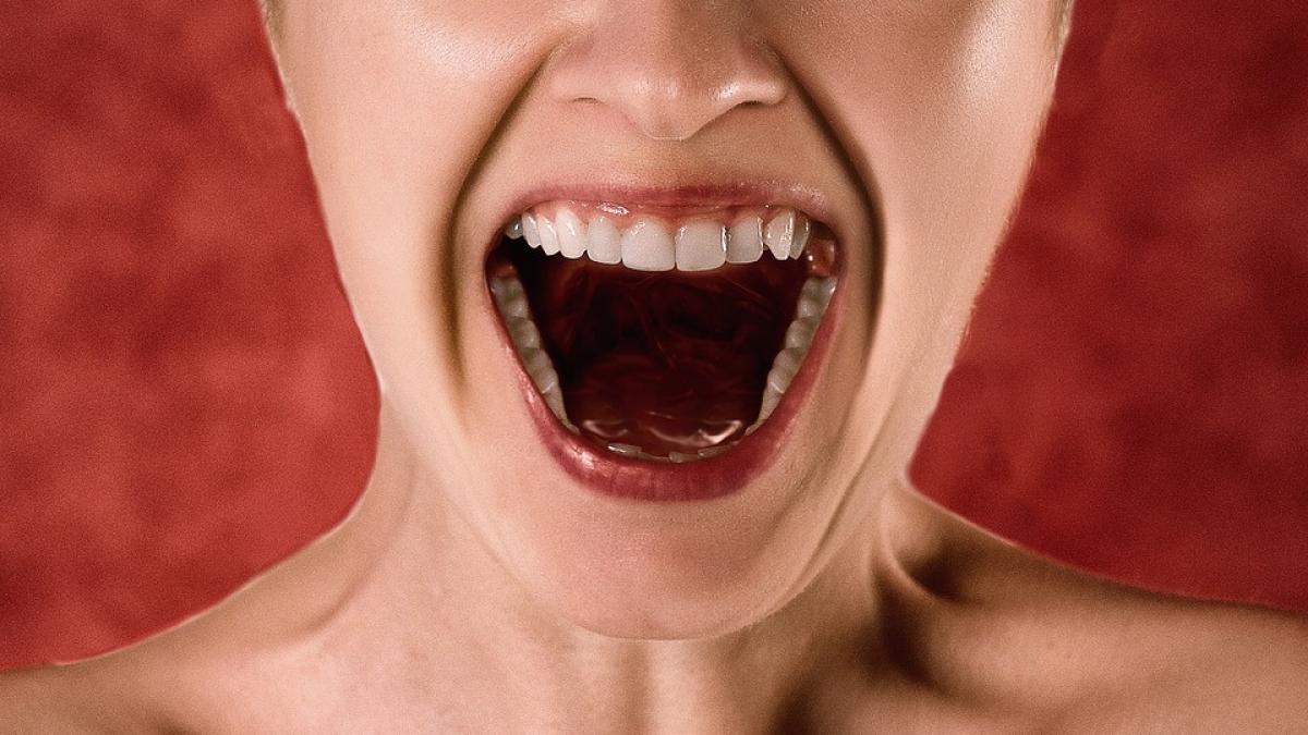 un sucevean a sunat la 112 disperat ca l bate nevasta cu 10 ani mai mica decat el