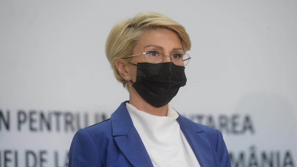 angajatii nevaccinati centrele rezidentiale mutati alte posturi pana se vaccineaza raluca turcan