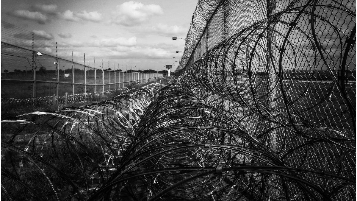 barbat inchisoare australiana bomfaier