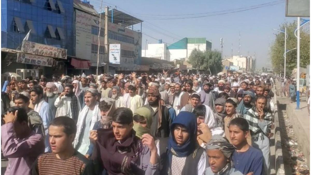 mii afgani protest talibani evacuare