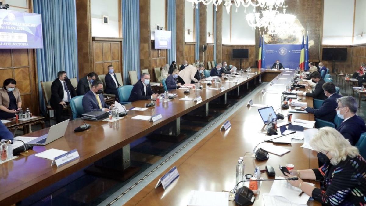 uniforme noi pentru politisti si jandarmi hotararea a fost adoptata de guvern