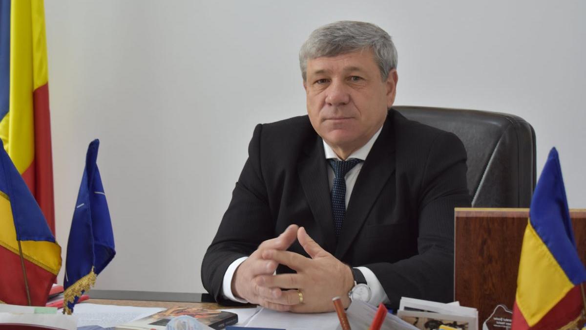 aroganta bani publici primaria barnlad consilieri locali votat cumparare espressor 8 000 lei