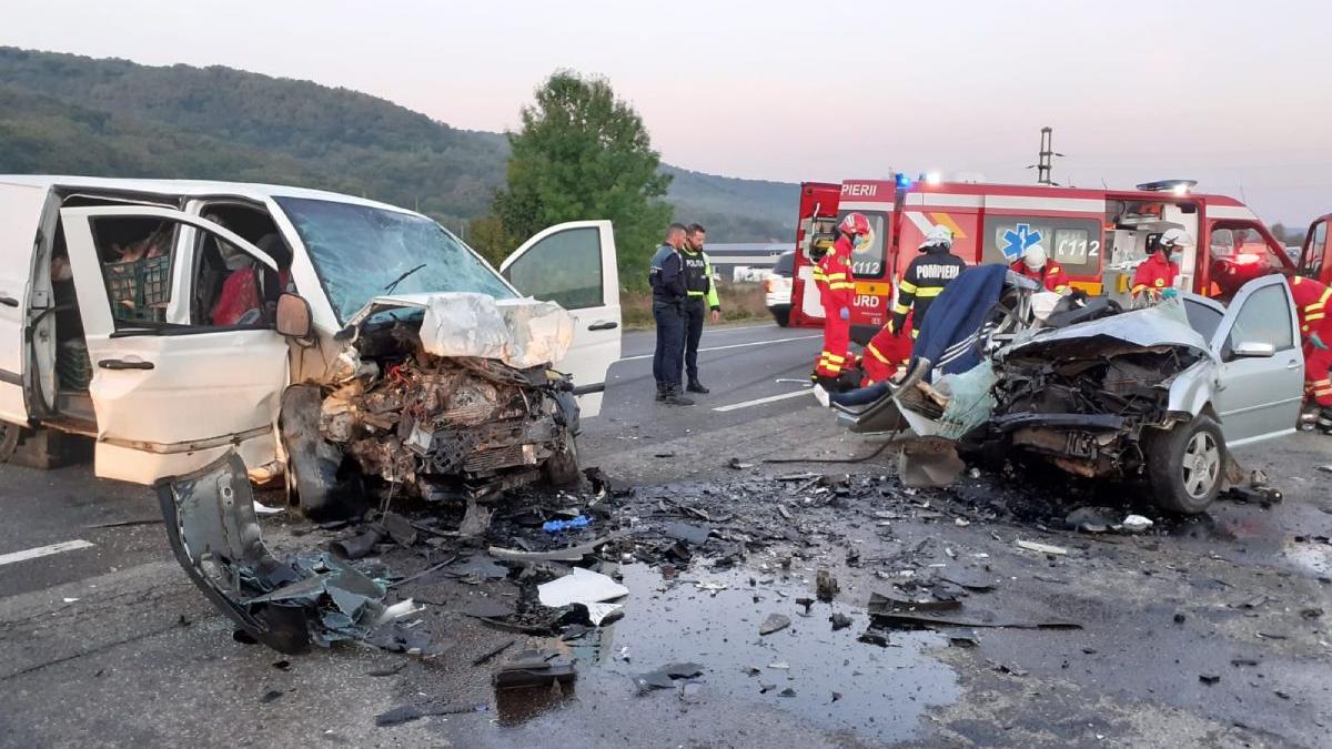 doi barbati au murit impact frontal accident capusu mare cluj