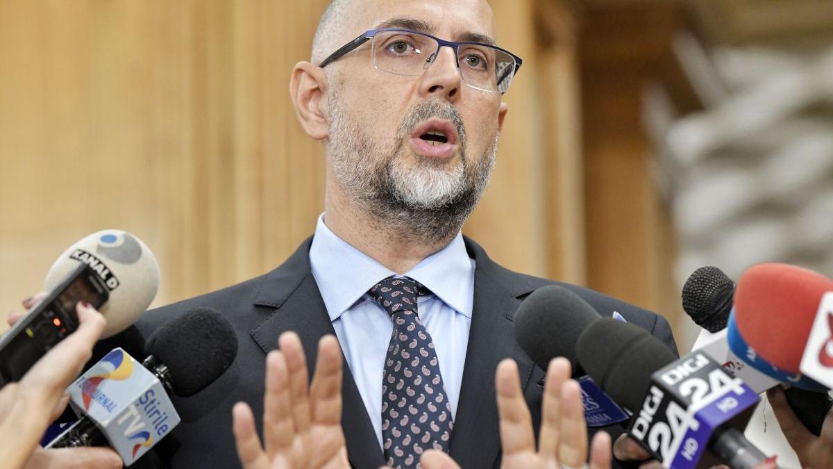 kelemen hunor s a saturat de criza politica si a decis sa puna piciorul in prag mesajul clar