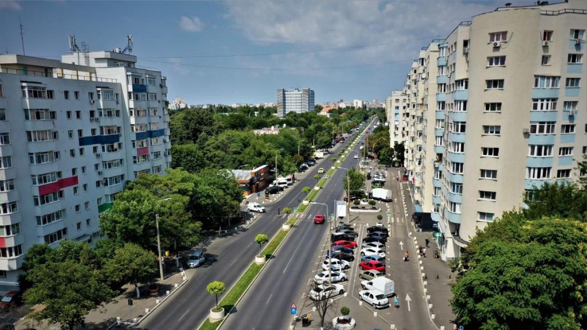 zeci de mii de bucuresteni fara apa calda a inceput sezonul spalatului la lighean