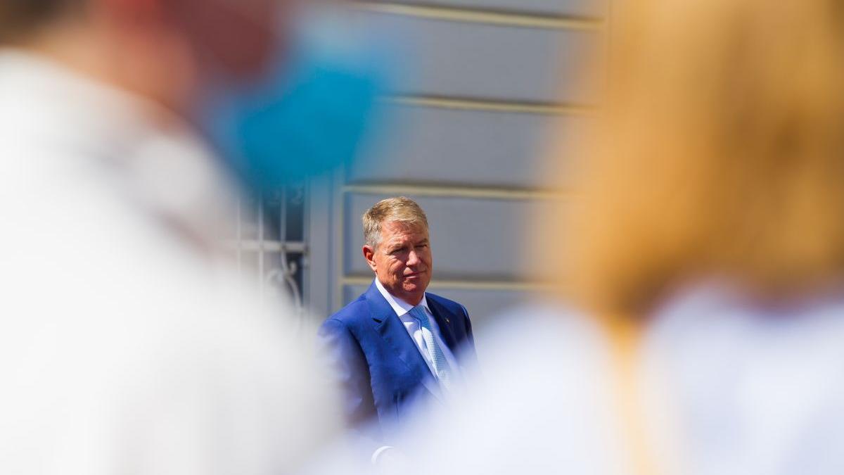 ambasada suediei raspuns amuzant iohannis indemn golf