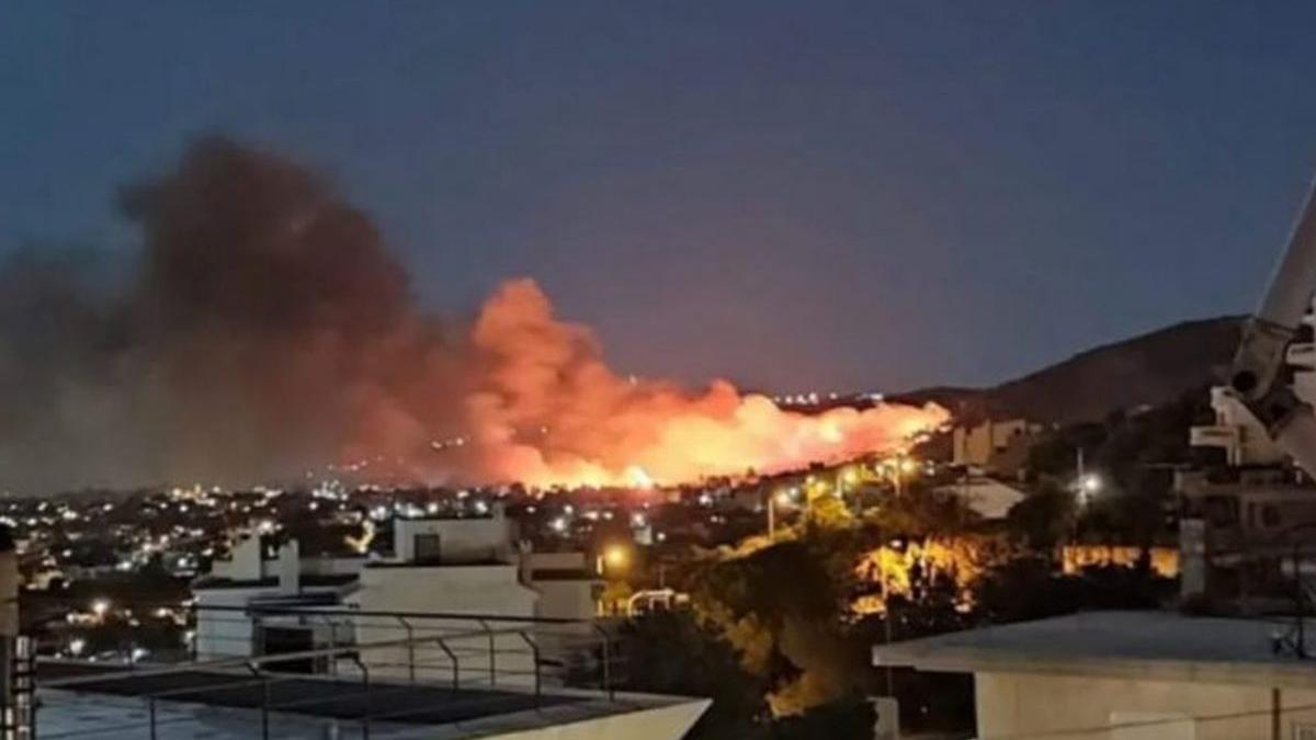 incendii grecia atena nea makri