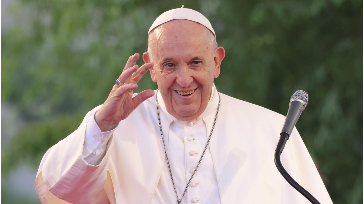 papa francisc critici