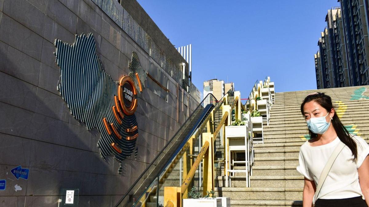 evergrande chinese estate default criza financiara hong kong