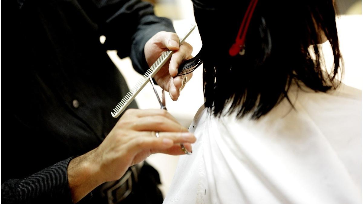 salon coafura model tunsoare despagubiri