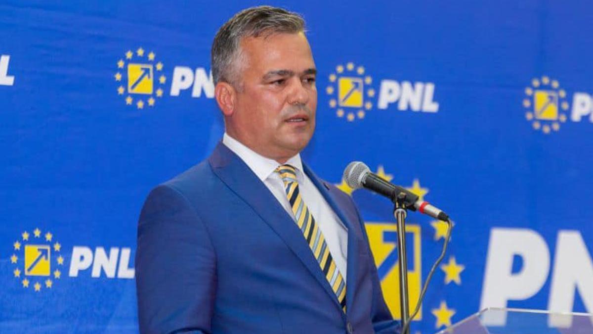 adrian vestea invins rares bogdan