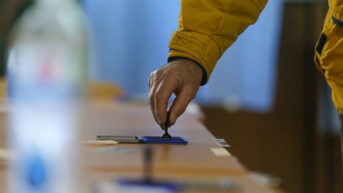 buzoienii chemati la referendum pentru unirea orasului cu o comuna ar putea astfel depasi ca marime