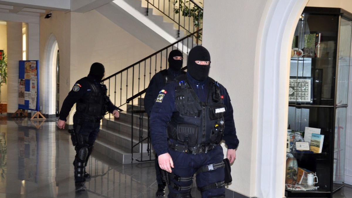 perchezitii scoala superioara de aviatie bucuresti angajari ilegale