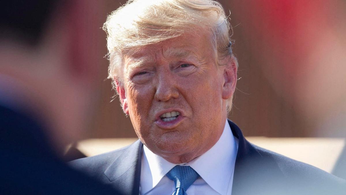 purtatoare cuvant trump dur putin pentru camere filmat