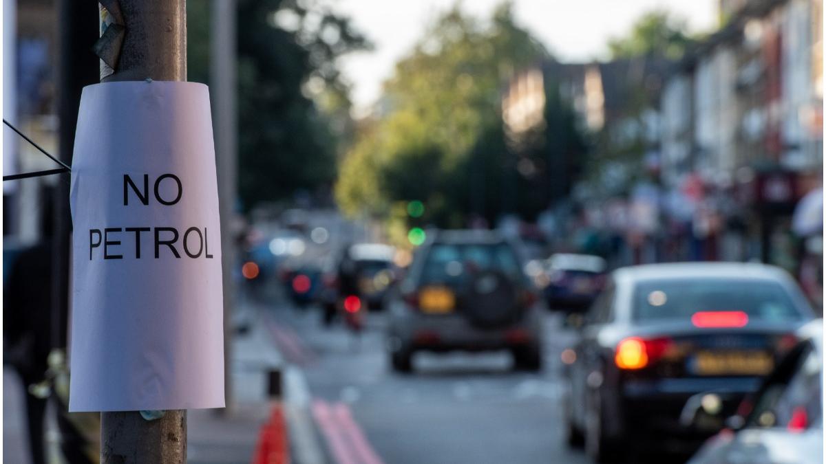 soldati cisterne criza carburanti