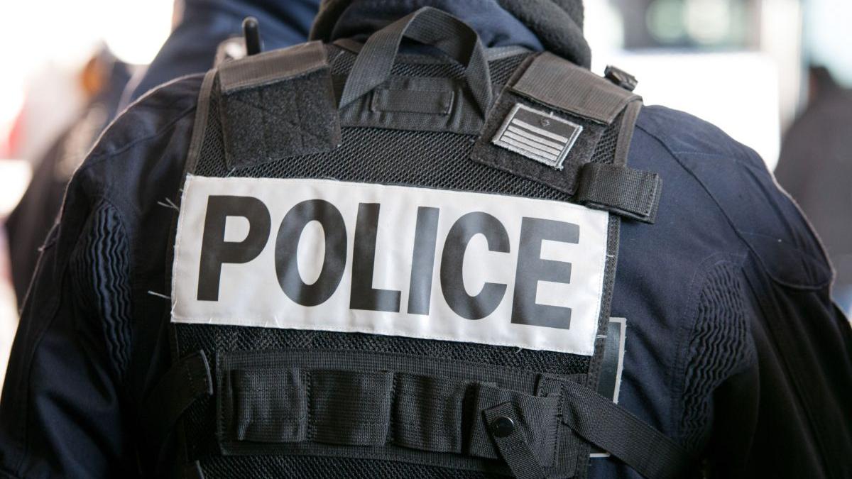 le grele varsat de vant politist jandarm criminal violator femei francois verove franta