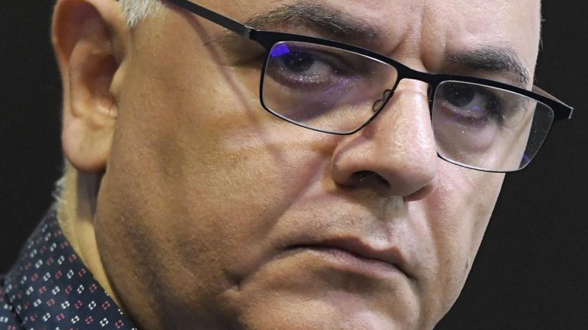 raed arafat sageti catre citu dupa ce a fost intrebat daca isi da demisia nu sunt superman sa le