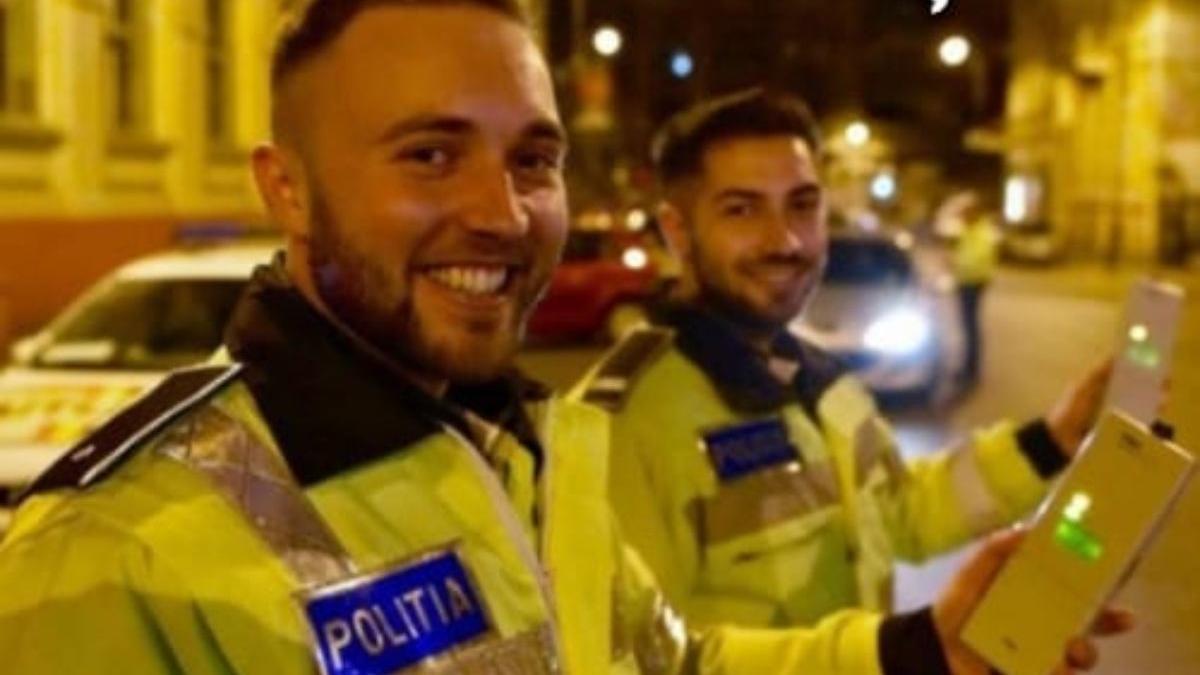 mai postare umoristica facebook singura aplicatie nu pica niciodata