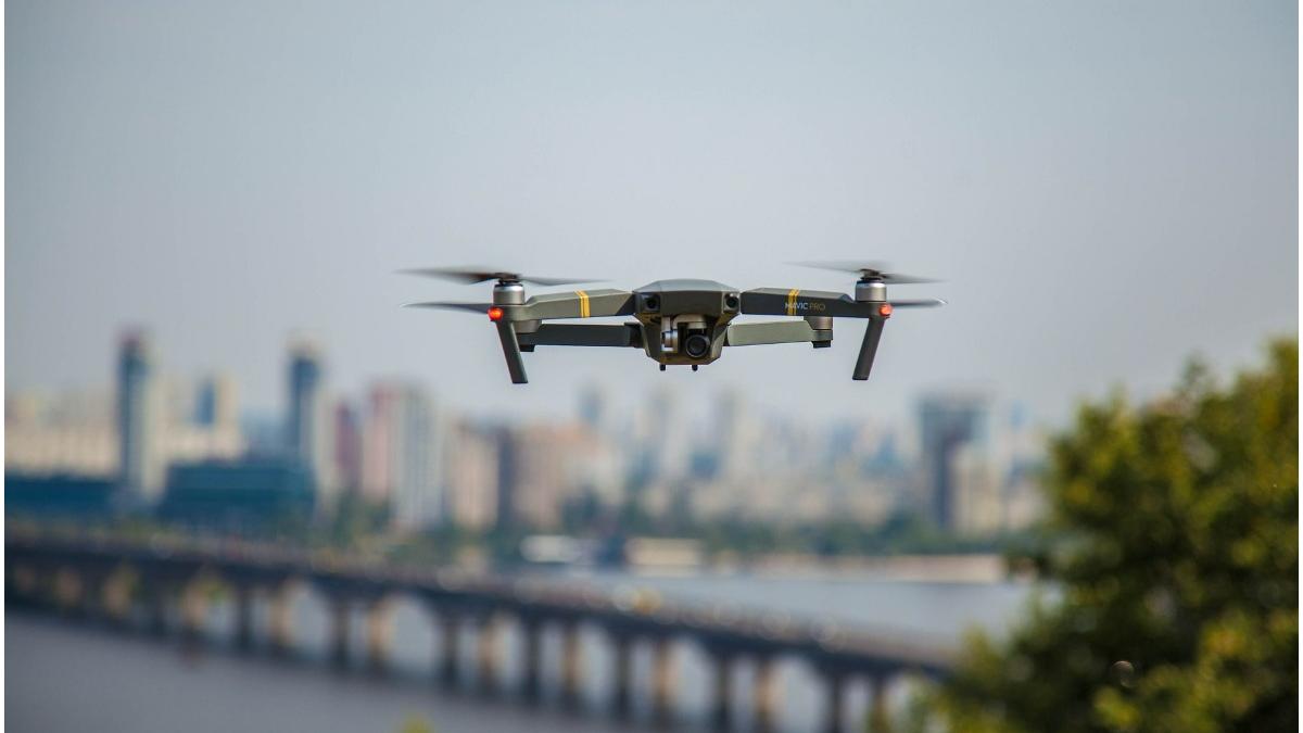 ploaie drone prabusite oameni masini china