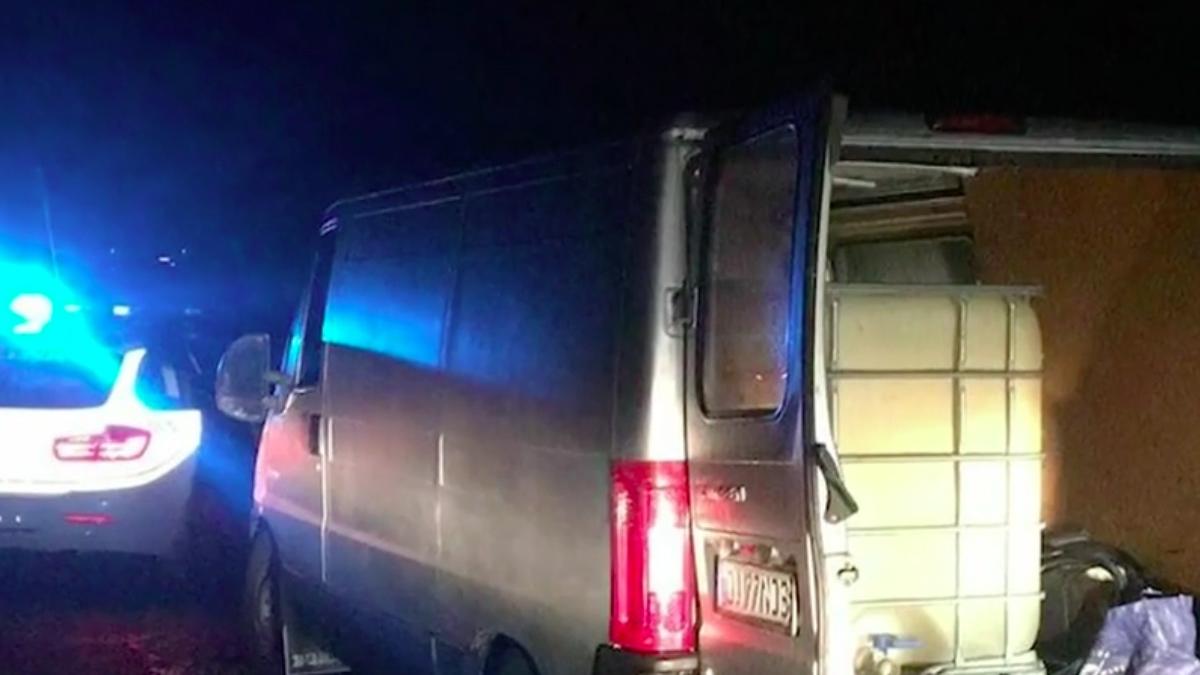 cum fura romanii sute de litri de combustibil in doar cateva minute in italia