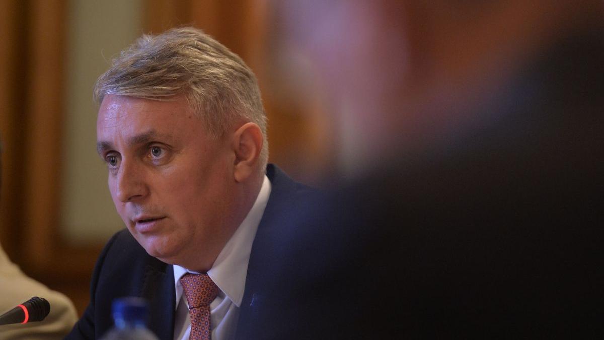 ministrul de interne daca mergi singur pe strada nu trebuie sa porti masca