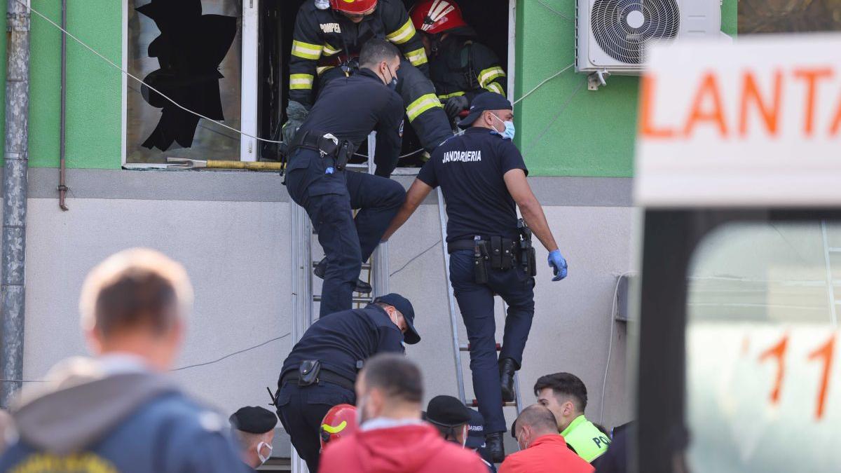 persoana evacuata incendiu constanta murit