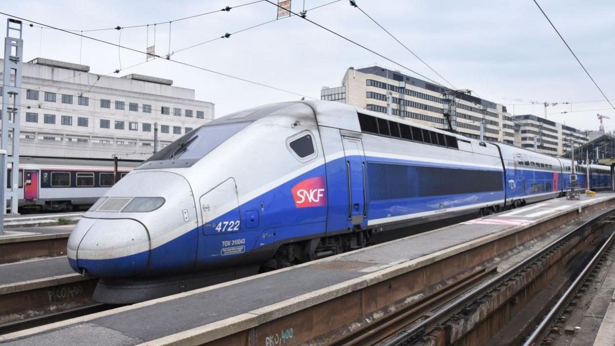 migranti algerieni franta biarritz calais natacha bouchart boris johnson priti patel