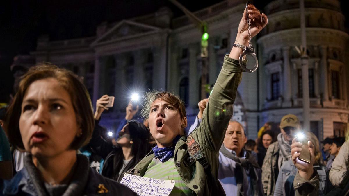 romania democratia vis presa straina criza politica