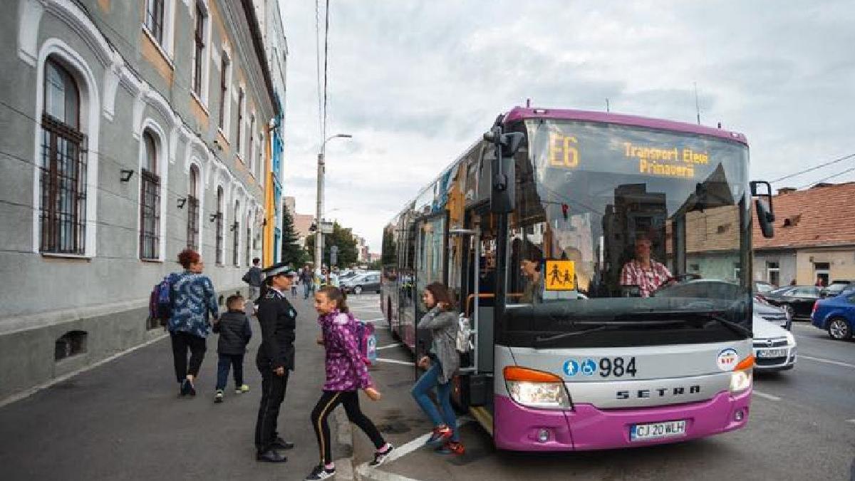 transportul elevilor va fi decontat de la bugetul de stat lege deputat robert sighiartau