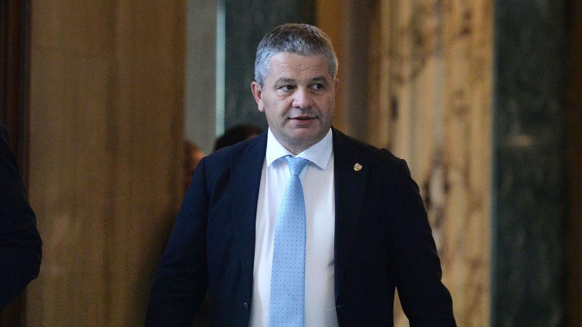 florian bodog guverne orban citu val 4