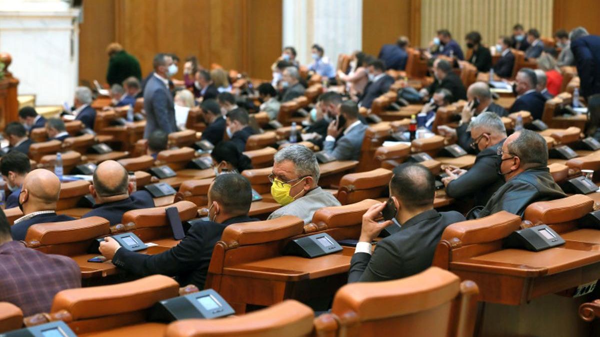 vot plafonare pret energie gaze amanat luni