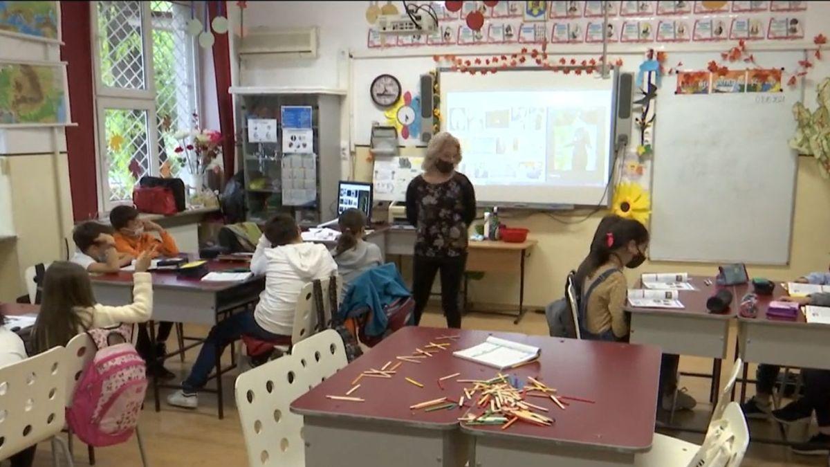 parintii ameninta cu proteste daca ministerul educatiei nu inchide scolile