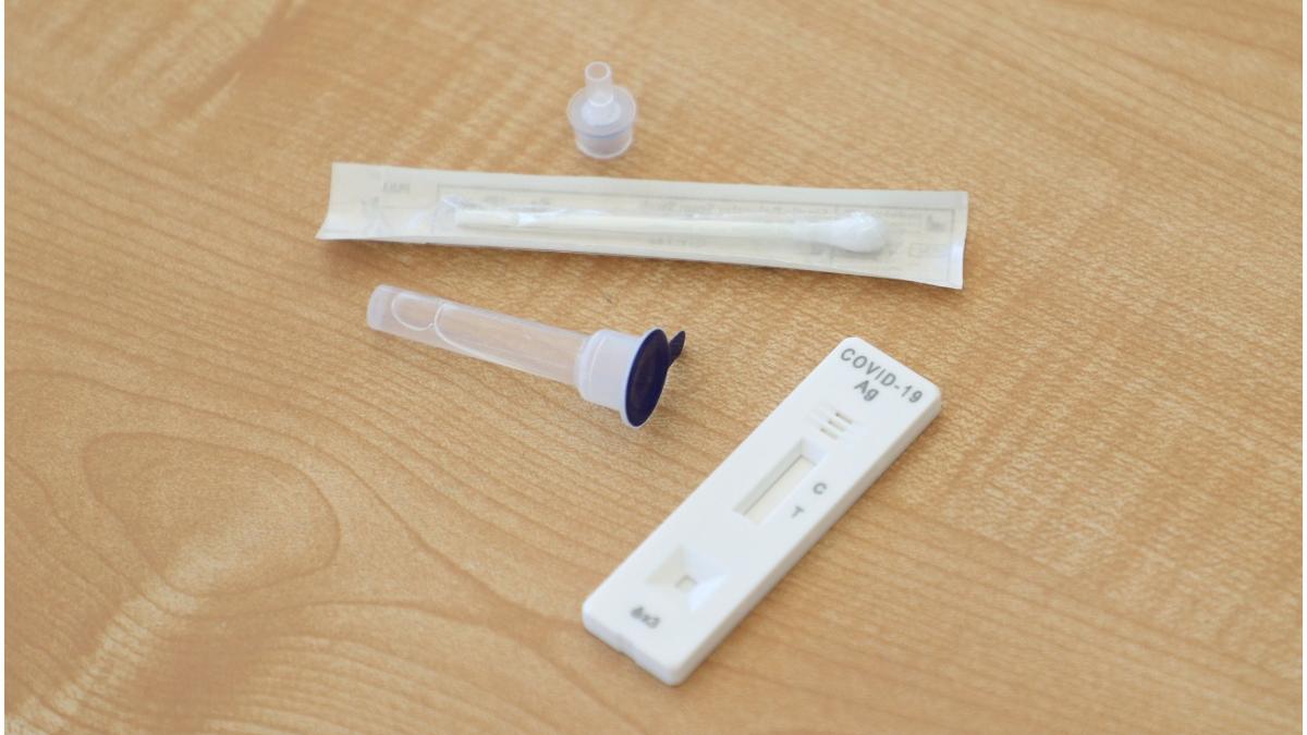 rezultate fals negative covid marea britanie