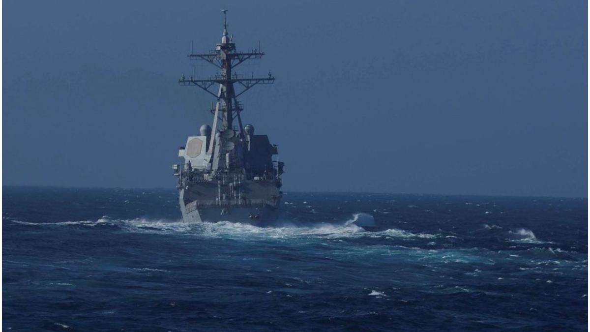 rusia distrugator sua ape teritoriale