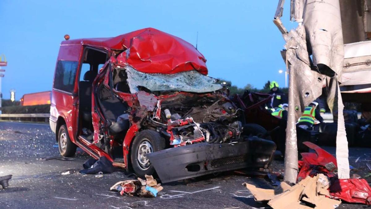 cinci morti microbuz romanesc accident autostrada ungaria