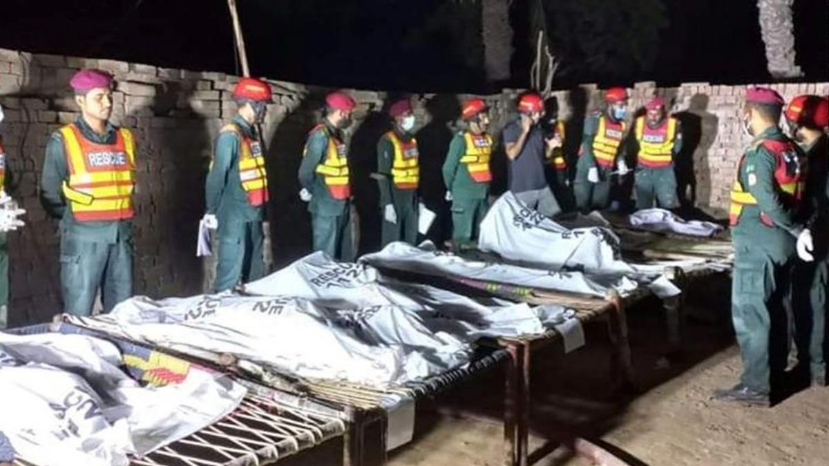 pakistan tata casatorie din dragoste manzoor hussain incendiere