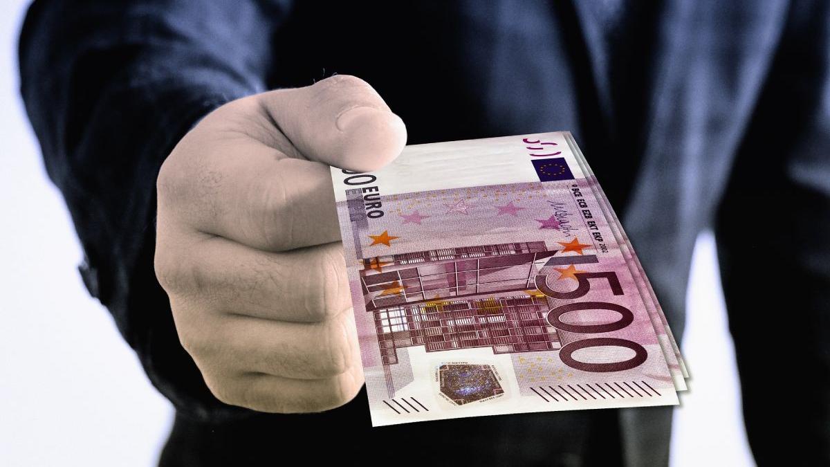 sustinut har divin vizitat politisti grup prahoveni acuzat inselat 17 persoane