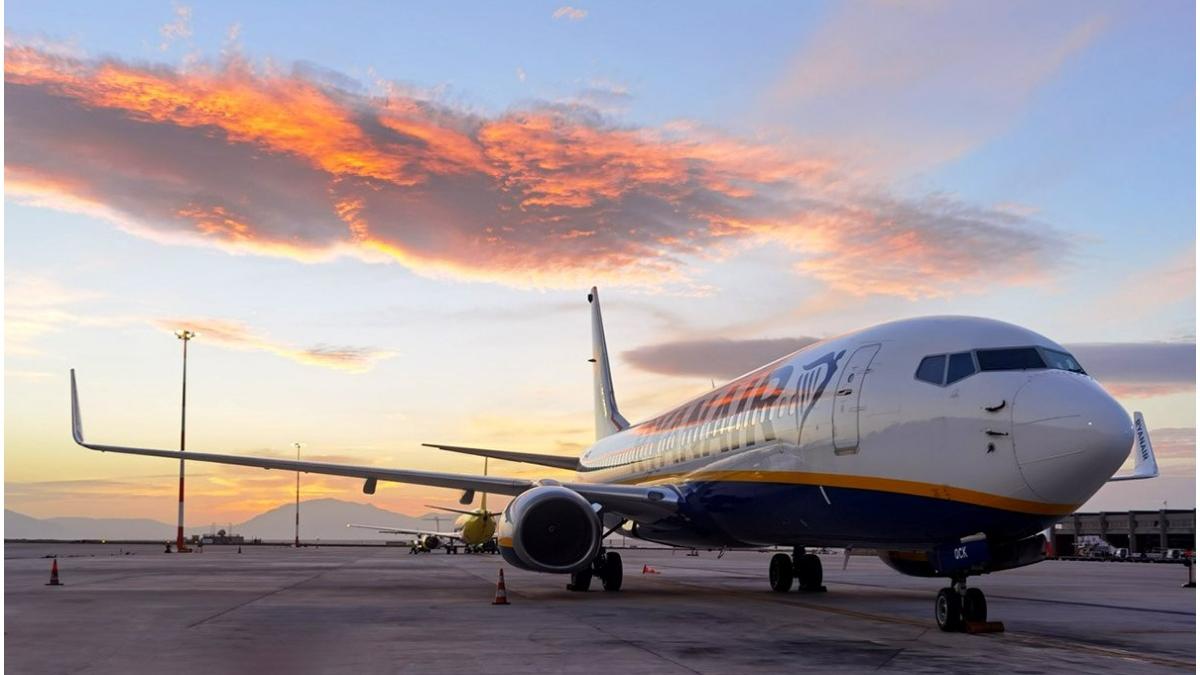 roman debarcat avion politisti scandal refus purtare masca