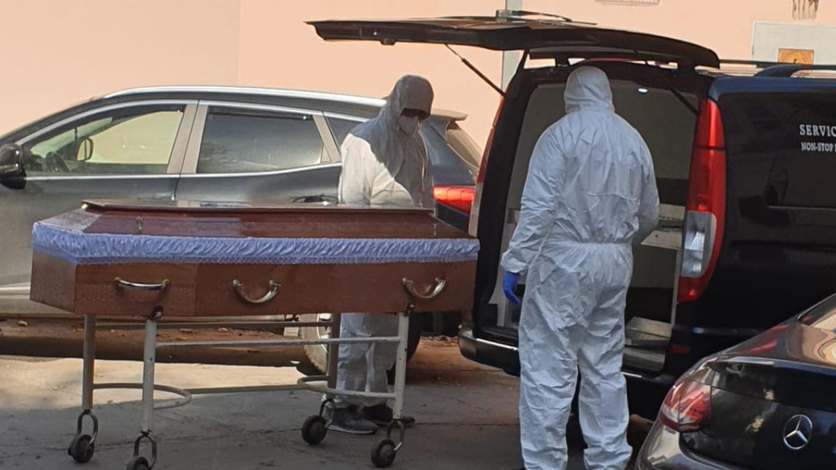 sfat medic nevaccinat numere masini negre spital