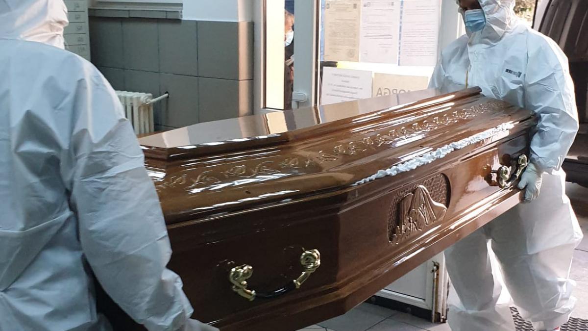 medic duduie vaccinarea festivismul acopere dricuri ambulante