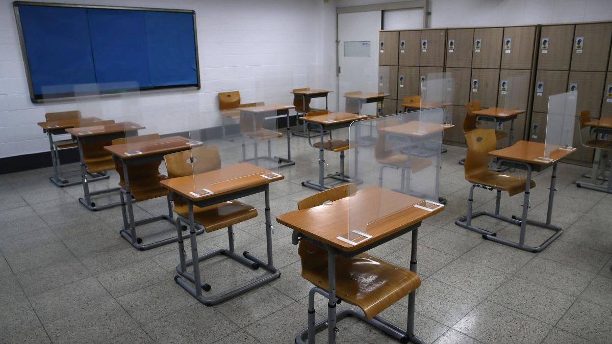 botosani examen scoala subofiteri candidat fortat sa isi faca nevoile in sticla